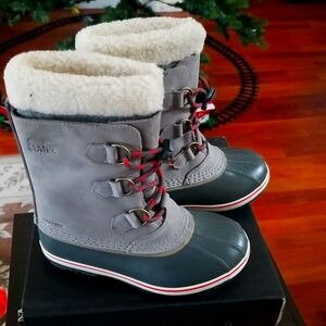 New Sorel boots kids